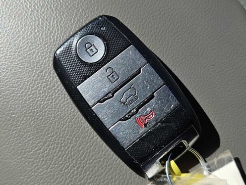 Used 2017 Kia Soul EV + image 36