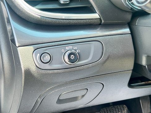 Used 2020 Buick Encore Preferred FWD image 10