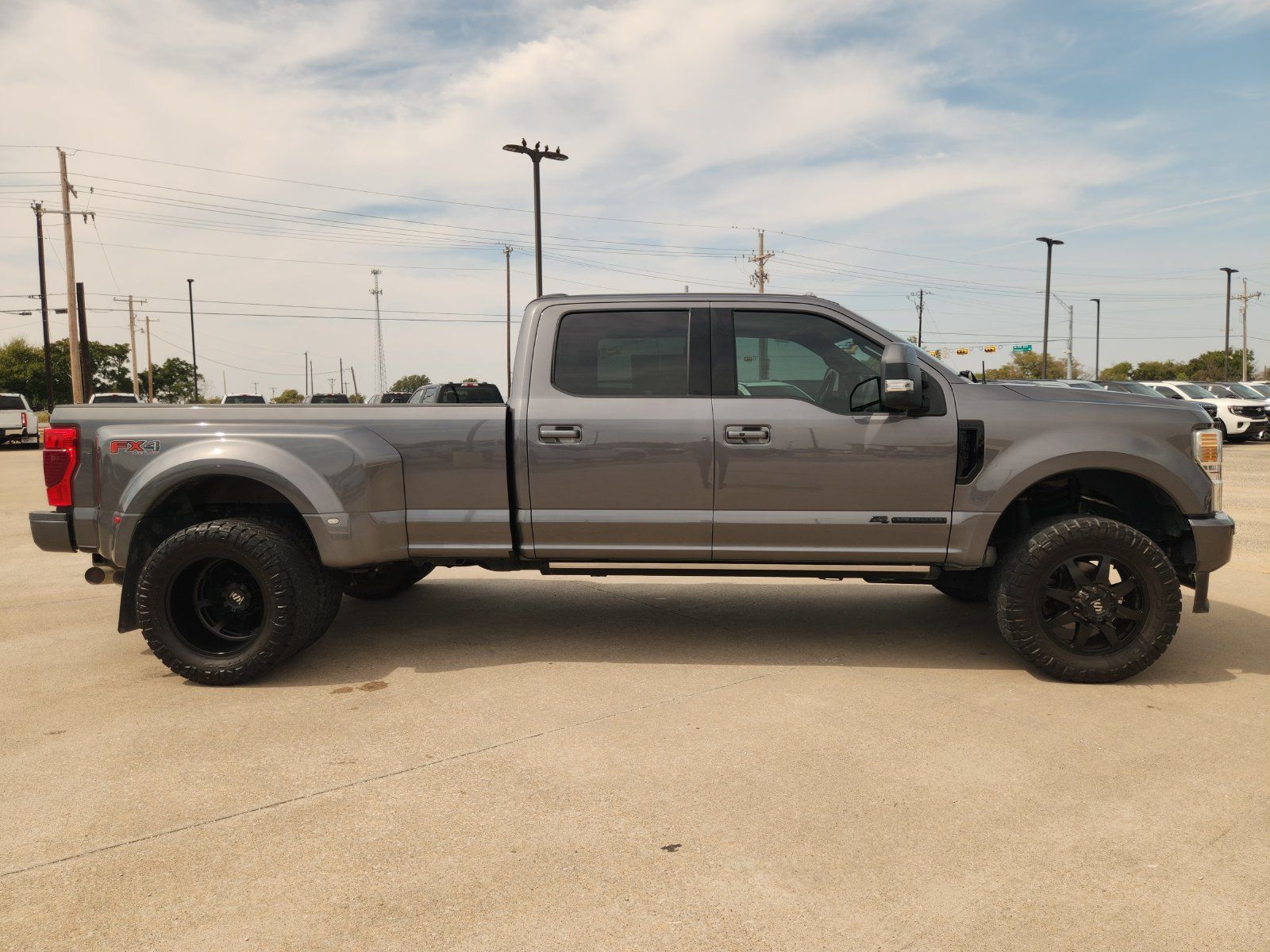 Used 2022 Ford F350 Lariat w/ Lariat Ultimate Package AWD/4WD image 7