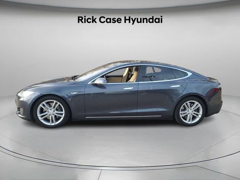 Used 2016 Tesla Model S 70D image 3