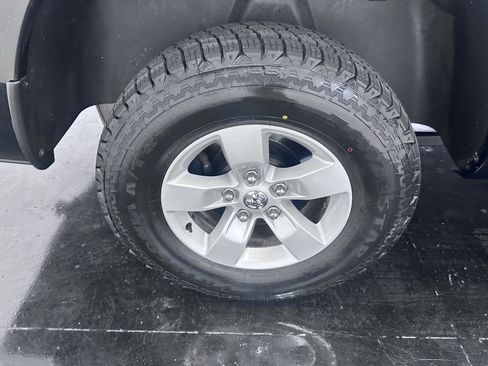 Used 2019 RAM 1500 Classic SLT w/ Luxury Group AWD/4WD image 19