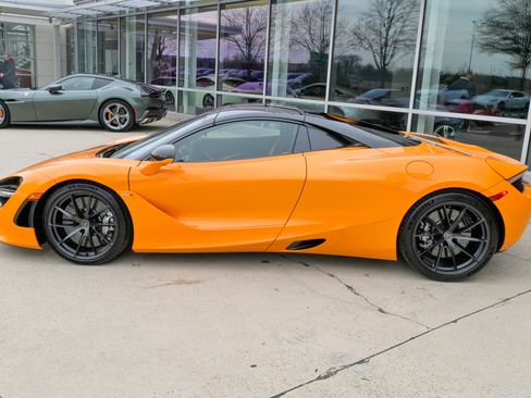 Used 2020 McLaren 720S Performance image 8