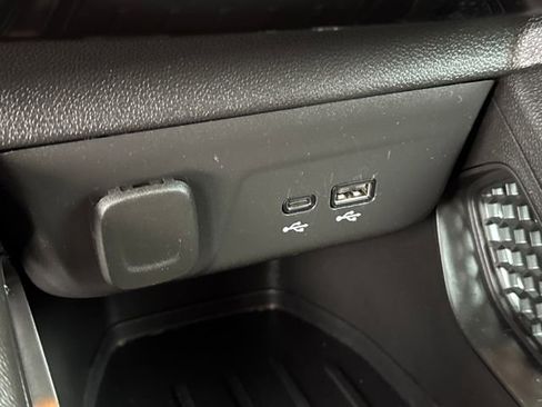 Used 2025 Chevrolet TrailBlazer LT image 24