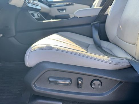 Certified 2023 Honda Pilot Touring image 17