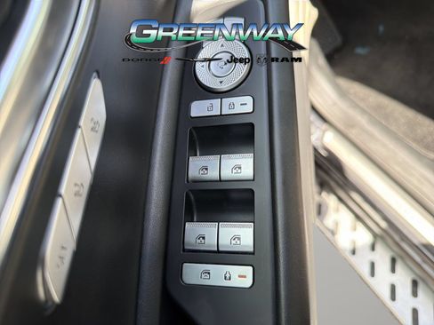 Used 2021 Genesis GV80 2.5T w/ Prestige Package 04 AWD/4WD image 18