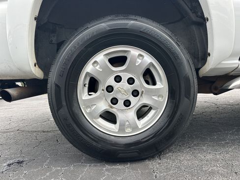 Used 2005 Chevrolet Avalanche Z66 w/ Sun And Sound Package RWD image 18