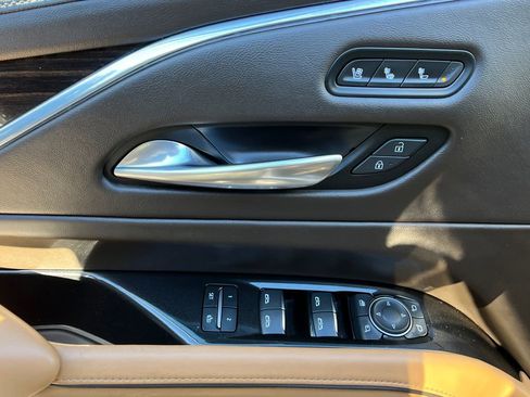 Used 2021 Cadillac Escalade Premium Luxury w/ Performance Package image 12