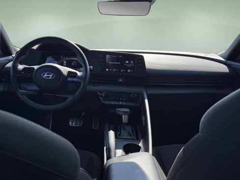 Used 2025 Hyundai Elantra Sport image 15