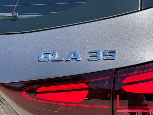 New 2026 Mercedes-Benz GLA 35 AMG 4MATIC image 21