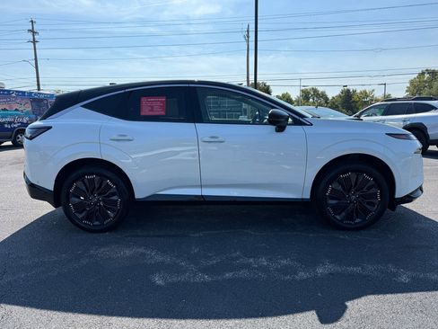 Certified 2025 Nissan Murano Platinum w/ Cargo Package image 4