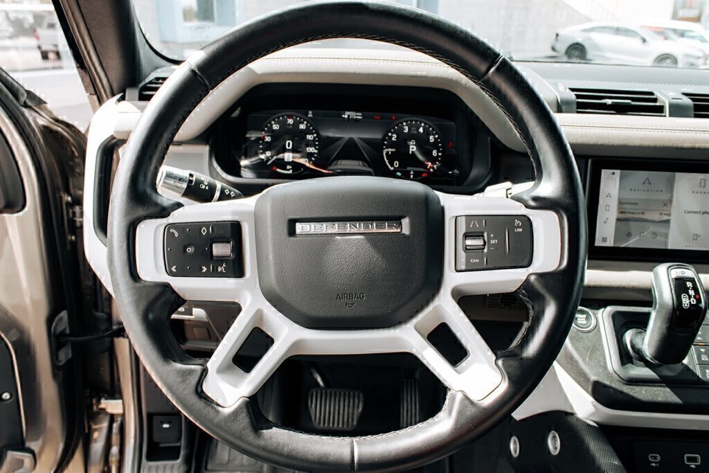 Used 2022 Land Rover Defender 90 X-Dynamic SE AWD/4WD image 17