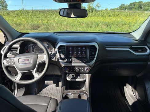 Used 2023 GMC Acadia SLT w/ Technology Package AWD/4WD image 21