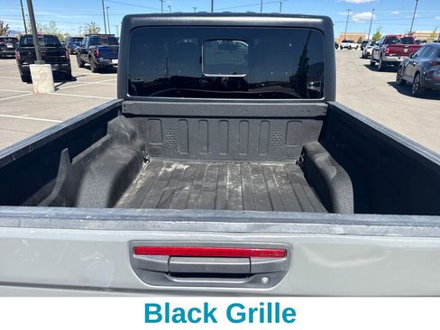 Used 2022 Jeep Gladiator Sport AWD/4WD image 31