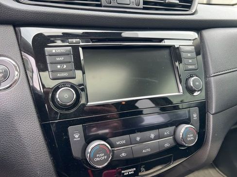 Used 2020 Nissan Rogue SV w/ Sun & Sound Touring Package AWD/4WD image 10