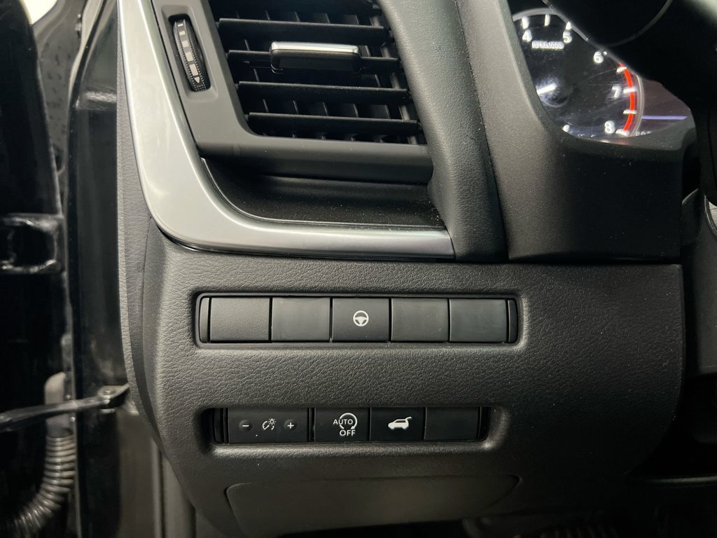 Used 2024 Nissan Rogue SV FWD image 18