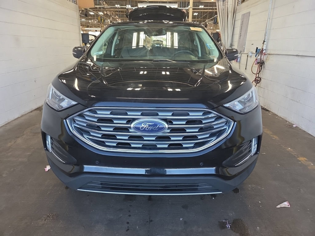 Used 2024 Ford Edge Titanium AWD/4WD image 3
