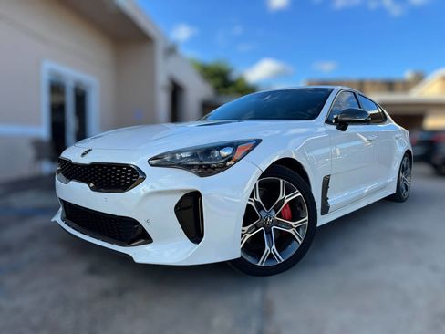 Used 2020 Kia Stinger GT image 2