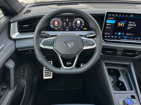 New 2026 Volkswagen Tiguan SE R-Line FWD image 12