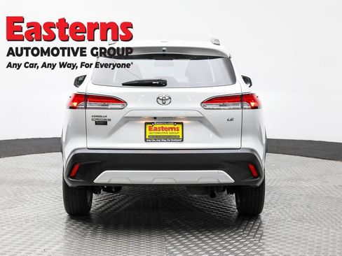 Used 2023 Toyota Corolla Cross LE image 6