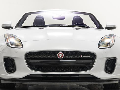 Used 2019 Jaguar F-TYPE R-Dynamic image 4