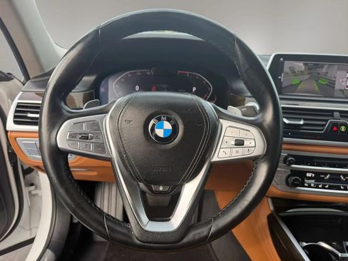 Used 2020 BMW 750i xDrive w/ Autobahn Package AWD/4WD image 22