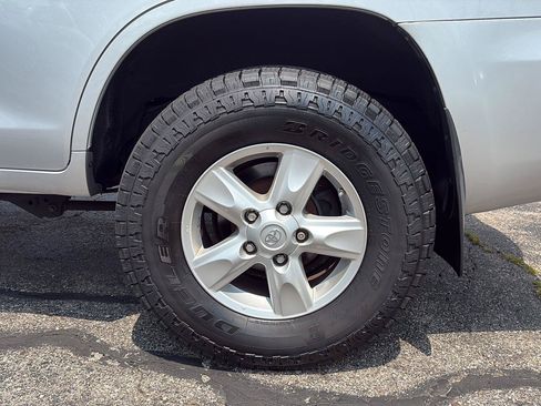 Used 2009 Toyota Land Cruiser w/ Upgrade Pkg AWD/4WD image 25