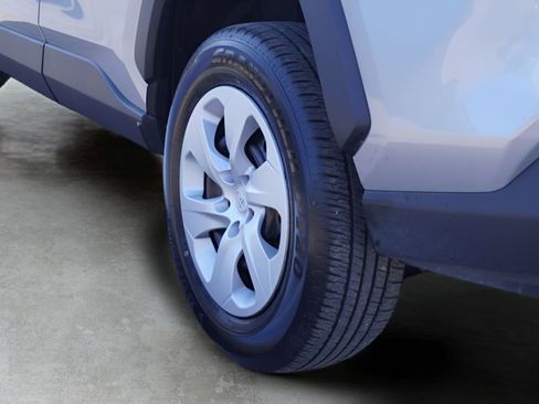 Used 2025 Toyota RAV4 LE image 8