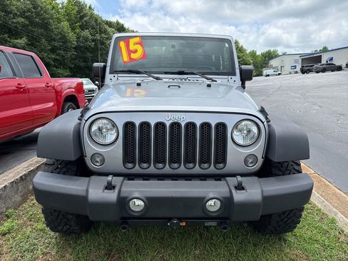 Used 2015 Jeep Wrangler Sport AWD/4WD image 3