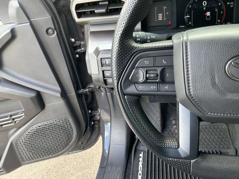 Used 2025 Toyota Tacoma SR5 image 19