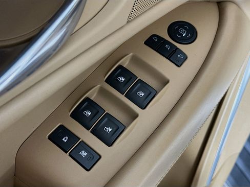 Used 2019 Cadillac Escalade Platinum AWD/4WD image 18