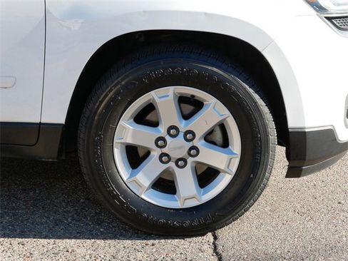 Used 2016 GMC Acadia SLE image 7