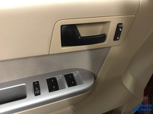 Used 2011 Ford Escape XLT image 25