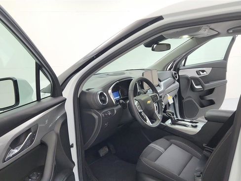 Used 2025 Chevrolet Blazer LT FWD image 13