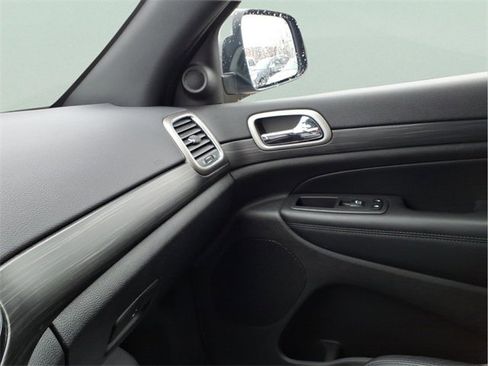 Used 2020 Jeep Grand Cherokee Altitude image 20