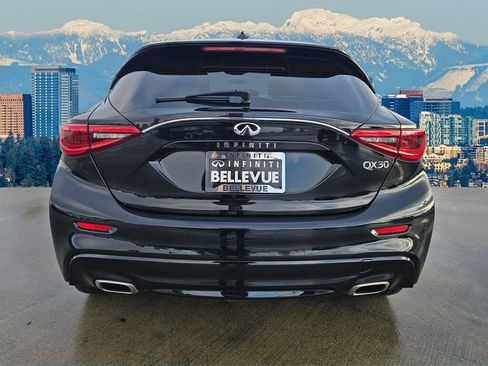Used 2018 INFINITI QX30 w/ Cargo Package image 14