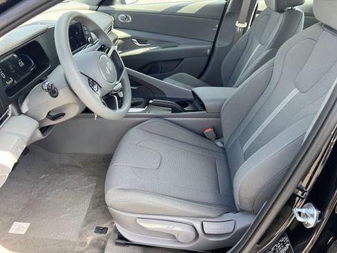 New 2026 Hyundai Elantra SE image 9