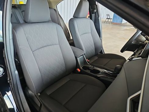 Used 2025 Toyota Corolla LE FWD image 10