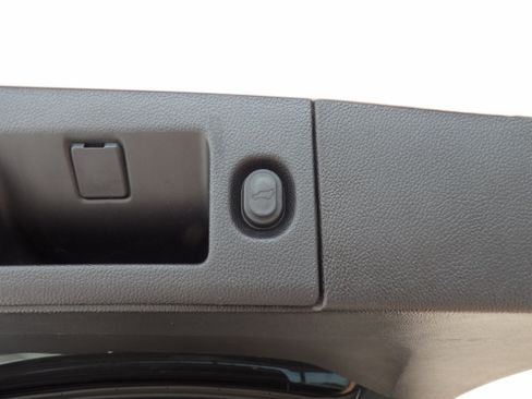 Used 2018 Chevrolet Tahoe LT AWD/4WD image 21