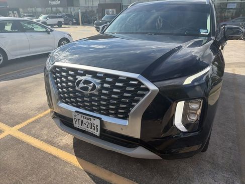 Used 2022 Hyundai Palisade Limited w/ Cargo Package image 2