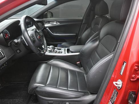 Used 2021 Kia Stinger GT2 image 31