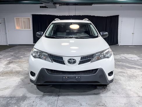 Used 2013 Toyota RAV4 LE image 3