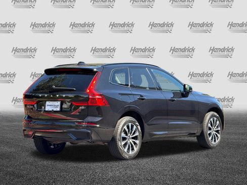 Used 2025 Volvo XC60 B5 Plus image 5