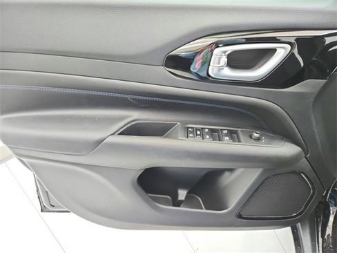 New 2026 Jeep Compass Latitude image 30