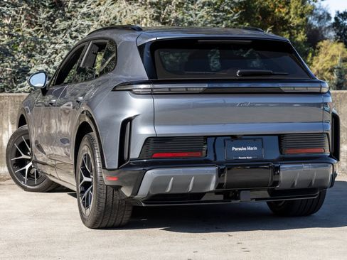 New 2026 Porsche Cayenne Turbo AWD/4WD image 3