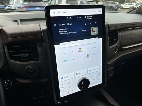 Used 2023 Ford Expedition Limited image 16