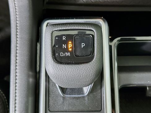 Used 2025 Nissan Pathfinder SV AWD/4WD image 24