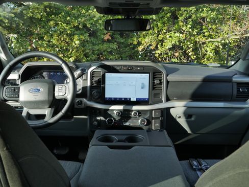 Certified 2022 Ford F150 XLT w/ Equipment Group 302A High image 9