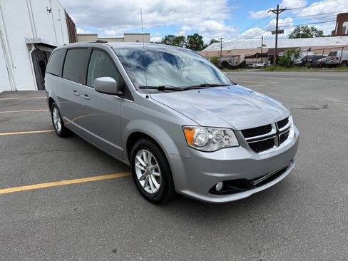 Used 2018 Dodge Grand Caravan SXT FWD image 7