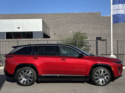 New 2025 Jeep Wagoneer S Limited image 9