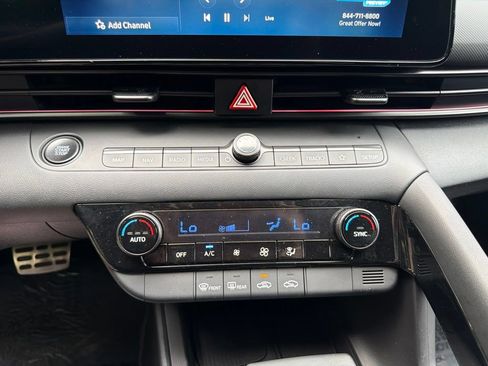 Certified 2025 Hyundai Elantra SEL FWD image 25